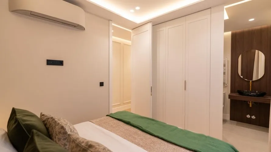 Apartamento de 3 dormitorios en Madrid, Spain No. 1576