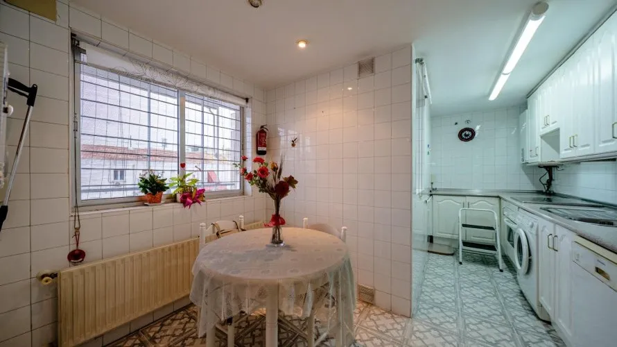 Apartamento de 2 dormitorios en Madrid, España No. 1636 № 4