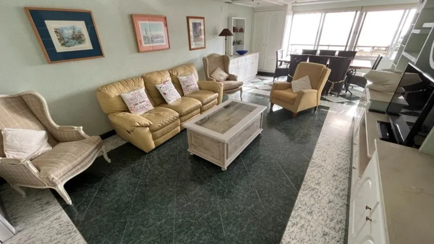 Apartamento de 2 dormitorios en Benidorm, España No. 1250 № 28