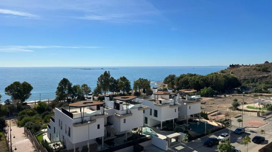 Ático de 3 dormitorios en Villajoyosa, España No. 1229 № 2