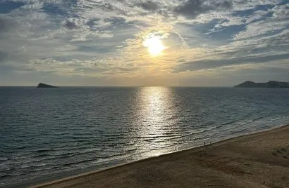 Apartamento de 2 dormitorios en Benidorm, España No. 1394