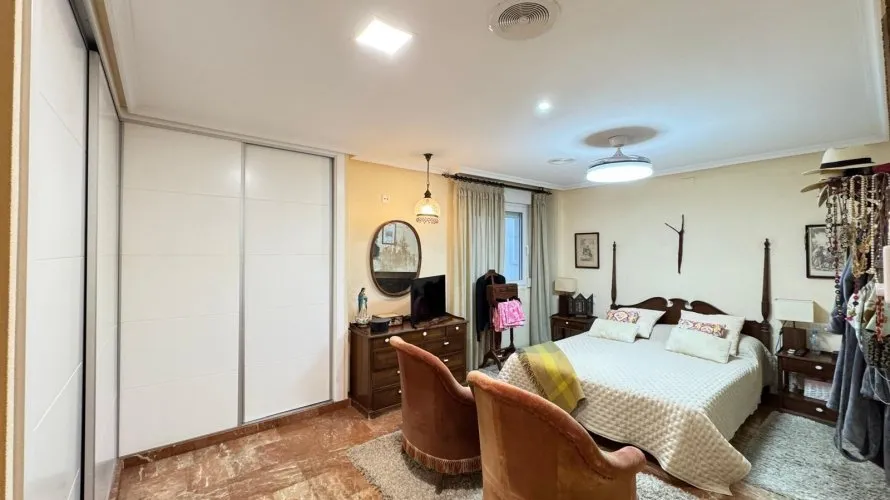 Apartamento de 4 dormitorios en Torrevieja, España No. 1134 № 15