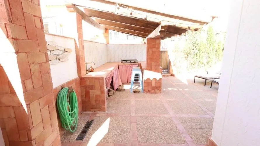 Apartamento de 4 dormitorios en Villamartin, España No. 1481 № 2