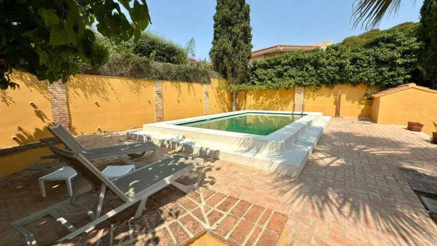 Apartamento de 6 dormitorios en Alicante, España No. 1457