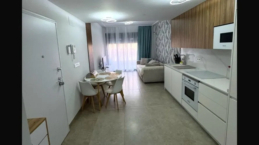 Apartamento de 1 dormitorio en Torrevieja, España No. 1703