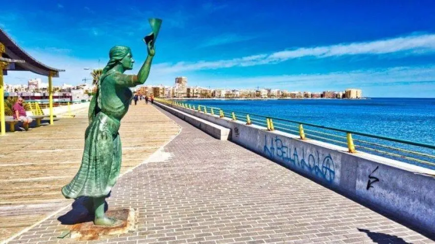 Apartamento de 2 dormitorios en Torrevieja, España No. 1302 № 7