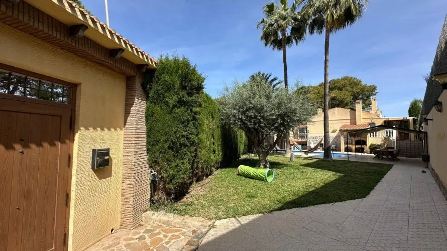 Apartamento de 4 dormitorios en Torrevieja, España No. 1705 № 21