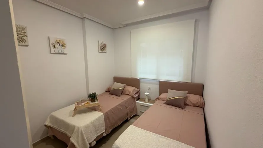 Apartamento de 2 dormitorios en Alicante, España No. 1768 № 24