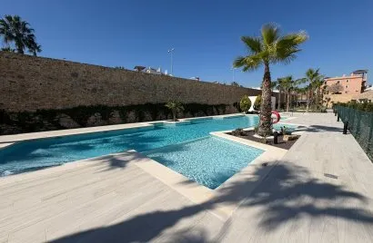 Apartamento de 2 dormitorios en Villamartin, España No. 1613
