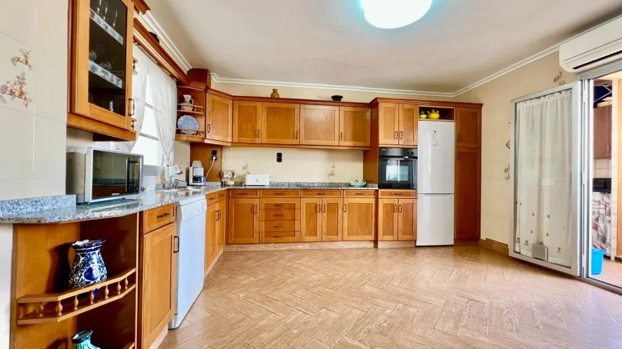 Apartamento de 3 dormitorios en Torrevieja, España No. 1114