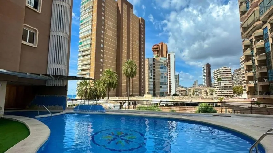 Apartamento de 2 dormitorios en Benidorm, España No. 1511 № 20