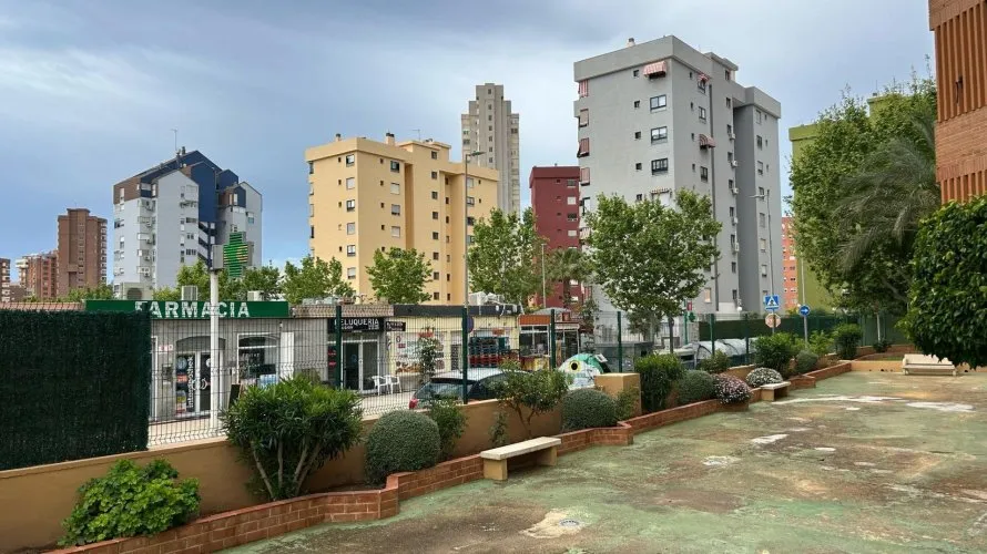 Apartamento de 2 dormitorios en Benidorm, España No. 1439