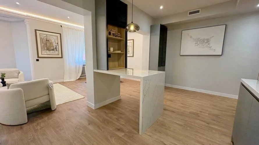 Apartamento de 2 dormitorios en Madrid, España No. 1643 № 5