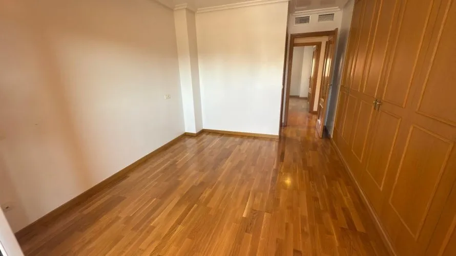 Apartamento de 3 dormitorios en Alicante, España No. 1086 № 14