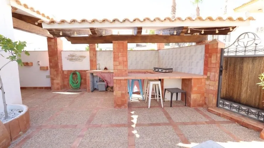 Apartamento de 4 dormitorios en Villamartin, España No. 1481 № 3