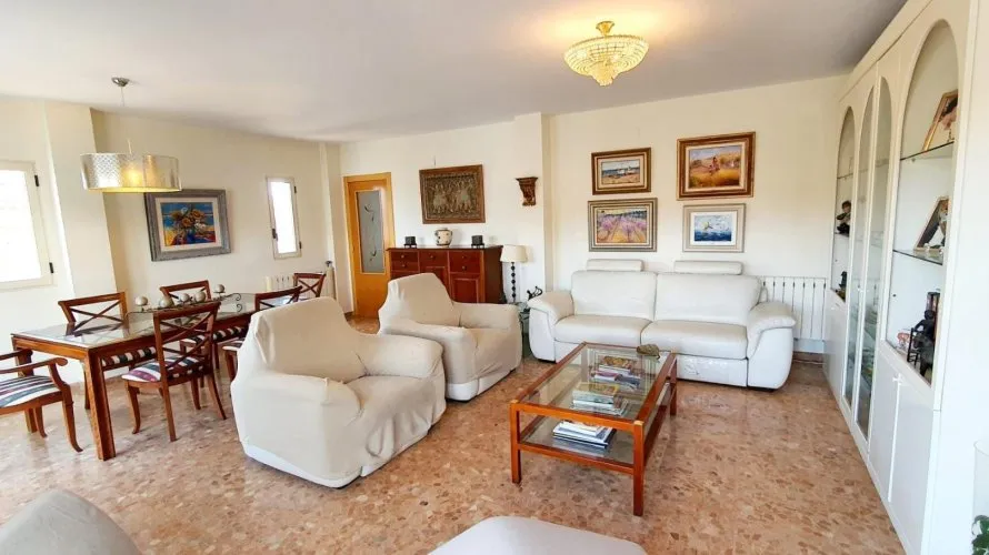 Apartamento de 4 dormitorios en L'Alfàs del Pi, España No. 1631 № 2