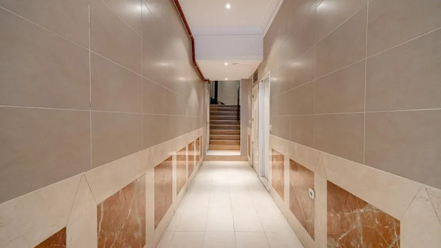 Apartamento de 3 dormitorios en Madrid, España No. 1322 № 1