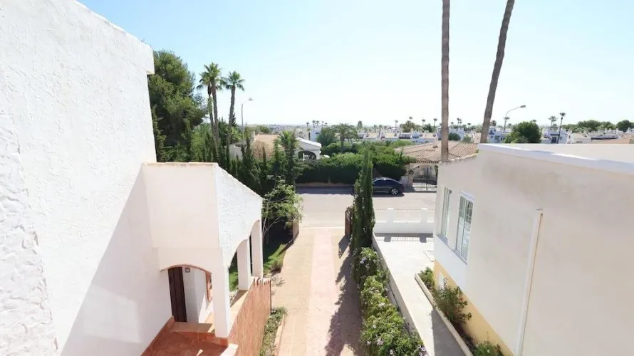 Apartamento de 4 dormitorios en Villamartin, España No. 1481 № 5