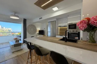 Apartamento de 3 dormitorios en Torrevieja, España No. 1139