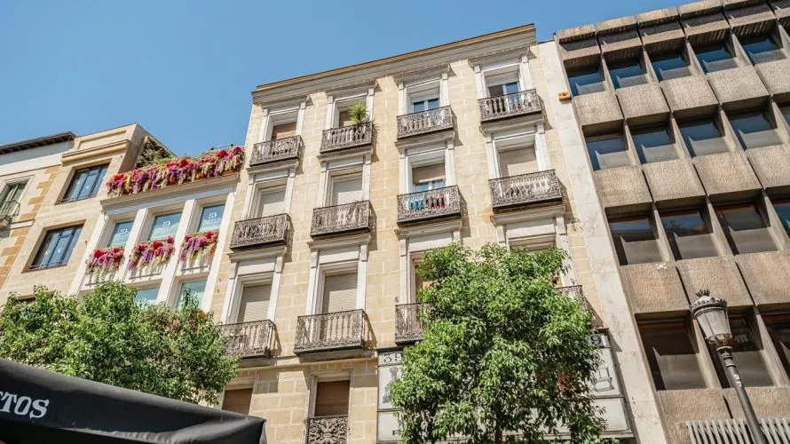 Apartamento de 3 dormitorios en Madrid, España No. 1322
