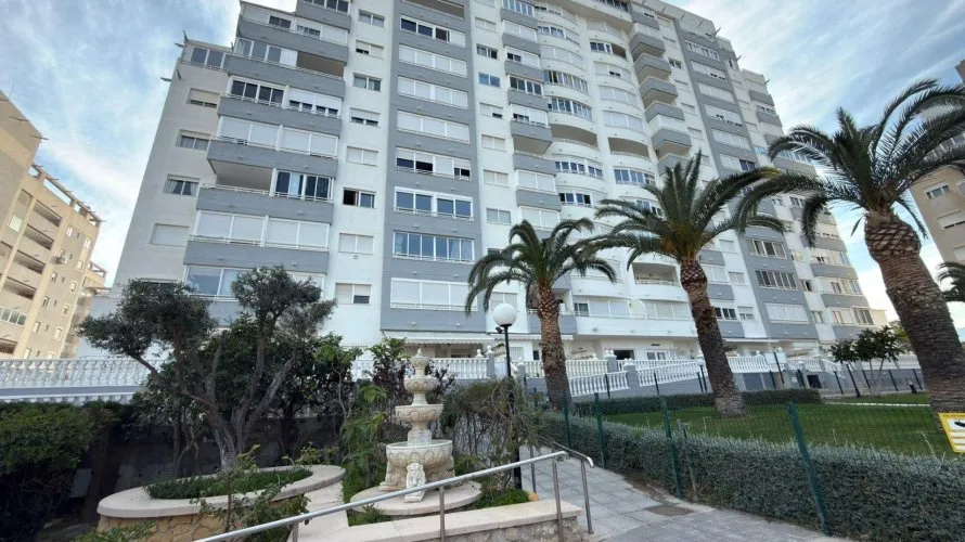 Apartamento de 2 dormitorios en Villajoyosa, España No. 1706 № 16