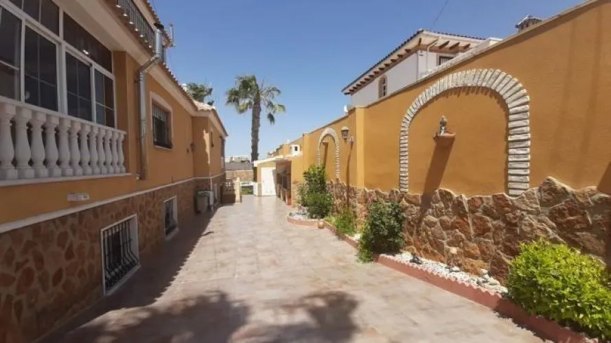 Apartamento de 283m² en Torrevieja, España No. 1365 № 2