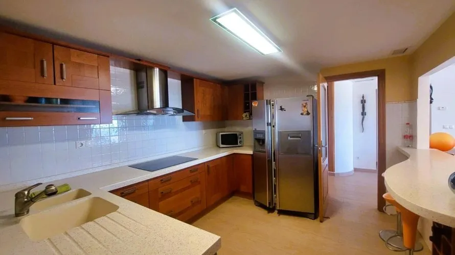 Apartamento de 4 dormitorios en Torrevieja, España No. 1330 № 6