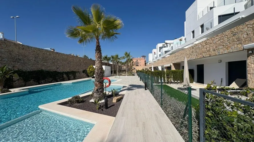 Apartamento de 2 dormitorios en Villamartin, España No. 1613