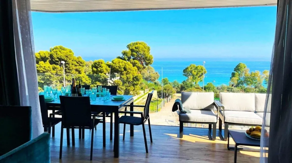 Apartamento de 3 dormitorios en Villajoyosa, España No. 1455