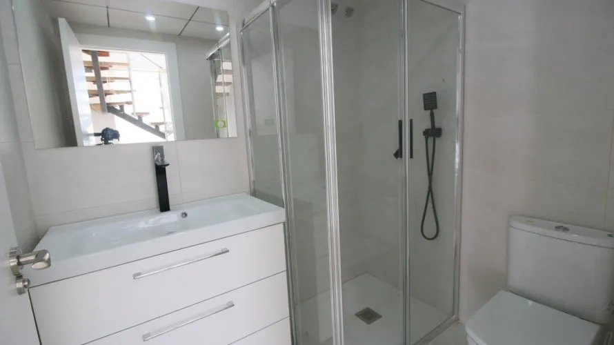 Apartamento de 4 dormitorios en La Torre, España No. 1198 № 19