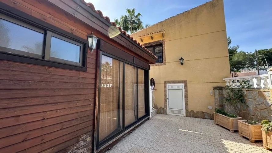 Apartamento de 4 dormitorios en Torrevieja, España No. 1705 № 7