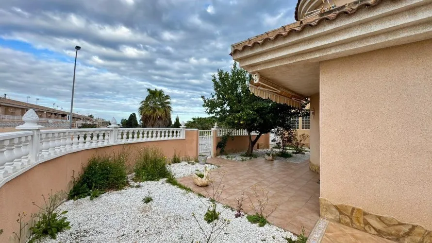 Apartamento de 3 dormitorios en Torrevieja, España No. 1639 № 27