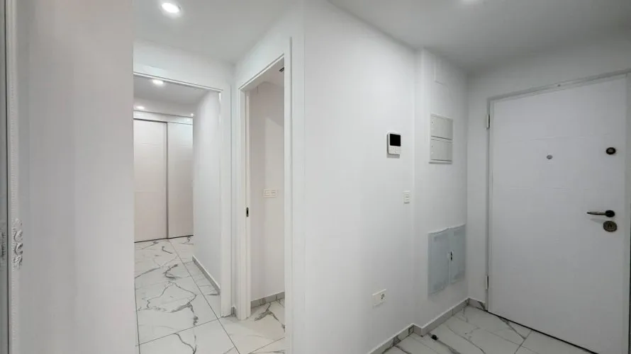 Apartamento de 2 dormitorios en Torrevieja, España No. 1609 № 1