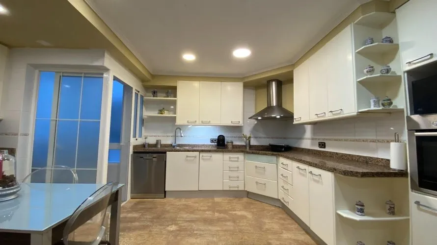 Apartamento de 4 dormitorios en Alicante, España No. 1416 № 5