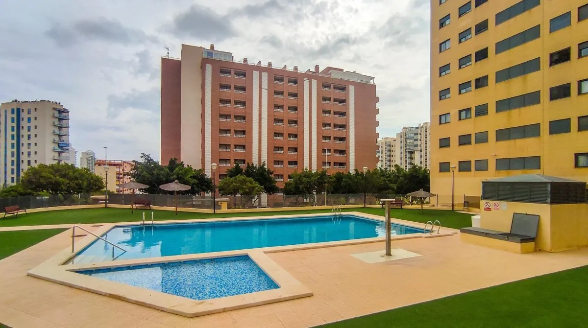 Apartamento de 2 dormitorios en Villajoyosa, España No. 1653