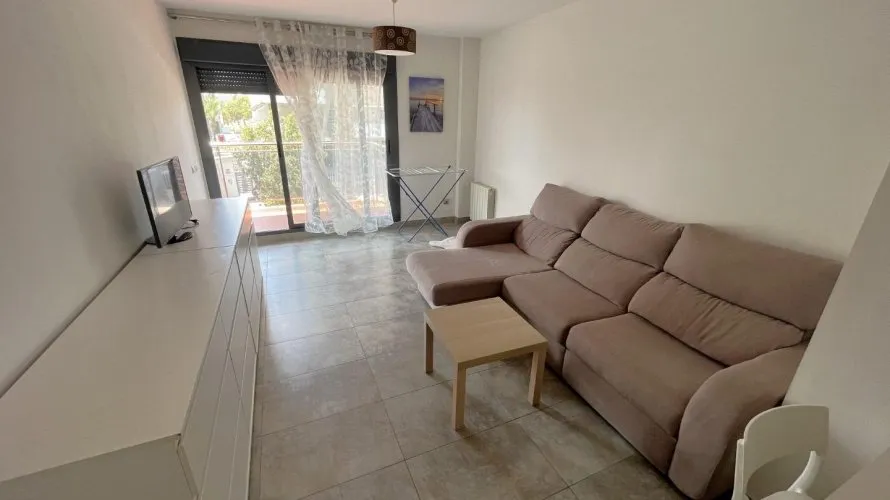 Apartamento de 2 dormitorios en Alicante, España No. 1072 № 1