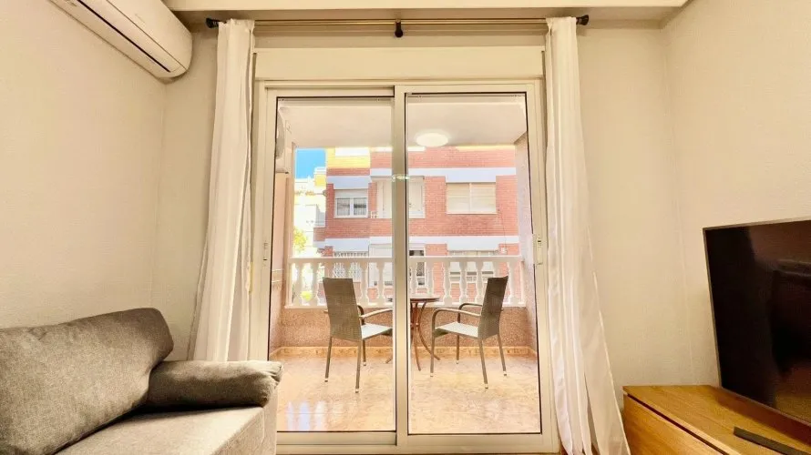 Apartamento de 2 dormitorios en Torrevieja, España No. 1751 № 12