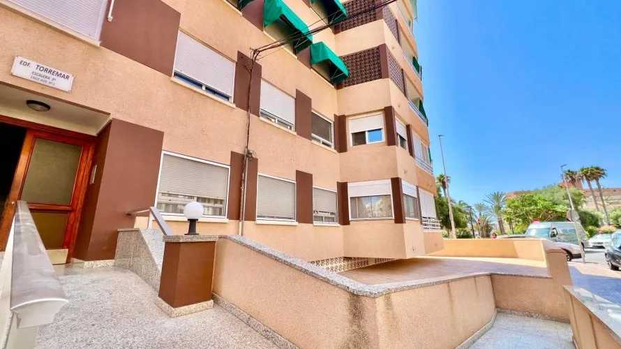Apartamento de 3 dormitorios en La Mata, España No. 1095 № 2