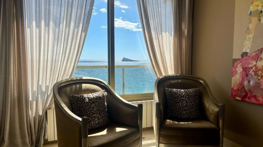 Apartamento de 3 dormitorios en Benidorm, España No. 1422