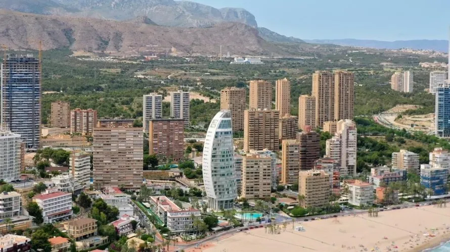 Apartamento de 2 dormitorios en Benidorm, España No. 1310 № 17