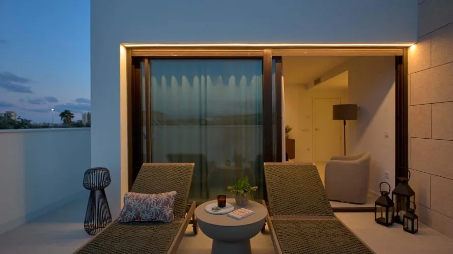 Apartamento de 4 dormitorios en Alicante, España No. 1773 № 8
