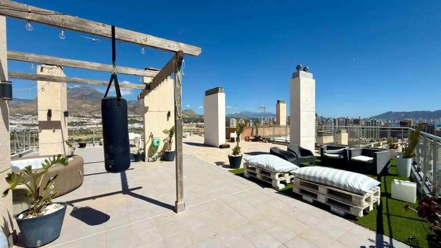 Apartamento de 2 dormitorios en Finestrat, España No. 1744 № 1