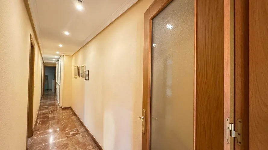 Apartamento de 4 dormitorios en Torrevieja, España No. 1134 № 14