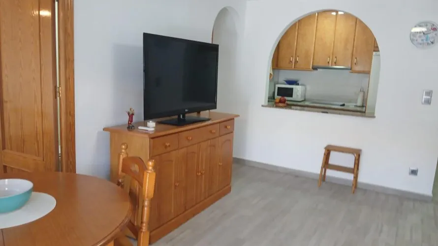 Apartamento de 1 dormitorio en Guardamar del Segura, España No. 1754 № 2