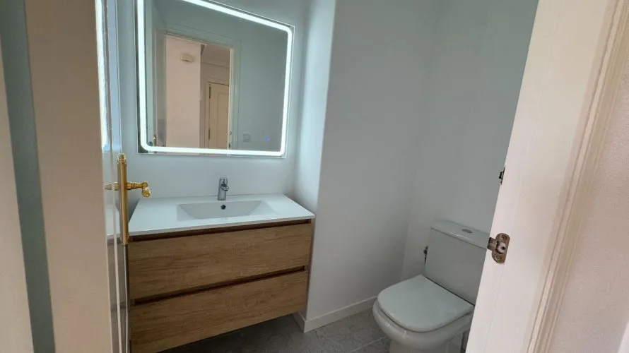 Apartamento de 2 dormitorios en Alicante, España No. 1675 № 23