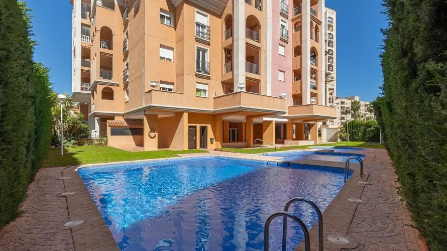 Apartamento de 2 dormitorios en Torrevieja, España No. 1684 № 24