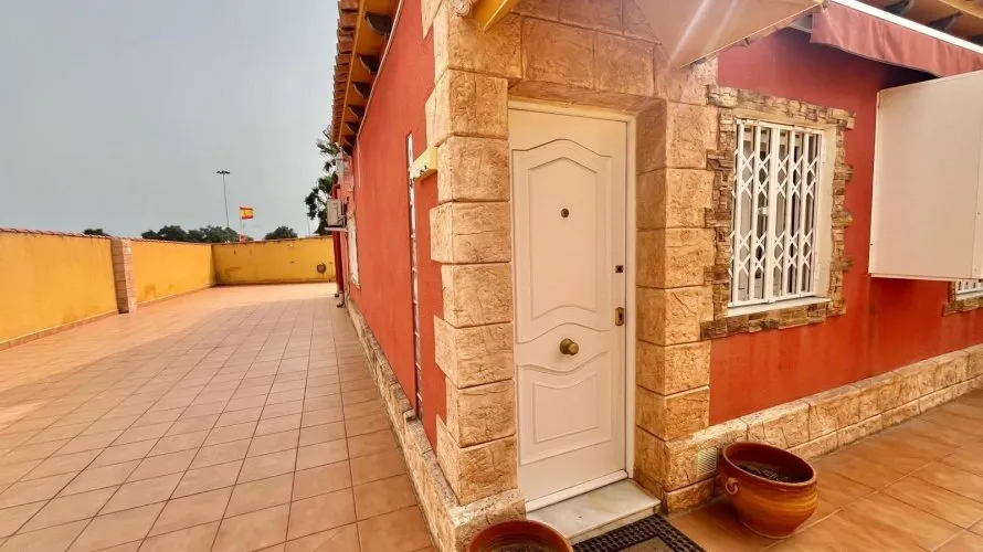 Apartamento de 2 dormitorios en Torrevieja, España No. 1665 № 12