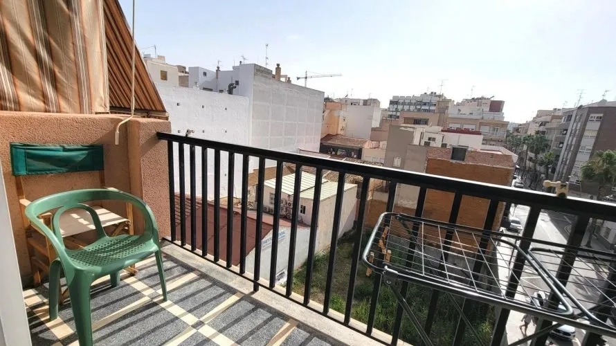 Apartamento de 1 dormitorio en Torrevieja, España No. 1649 № 1