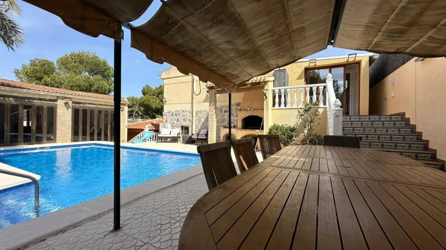 Apartamento de 4 dormitorios en Torrevieja, España No. 1705 № 27