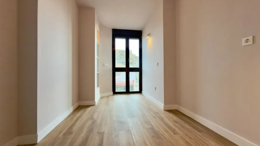 Apartamento de 3 dormitorios en Alicante, España No. 1127 № 7